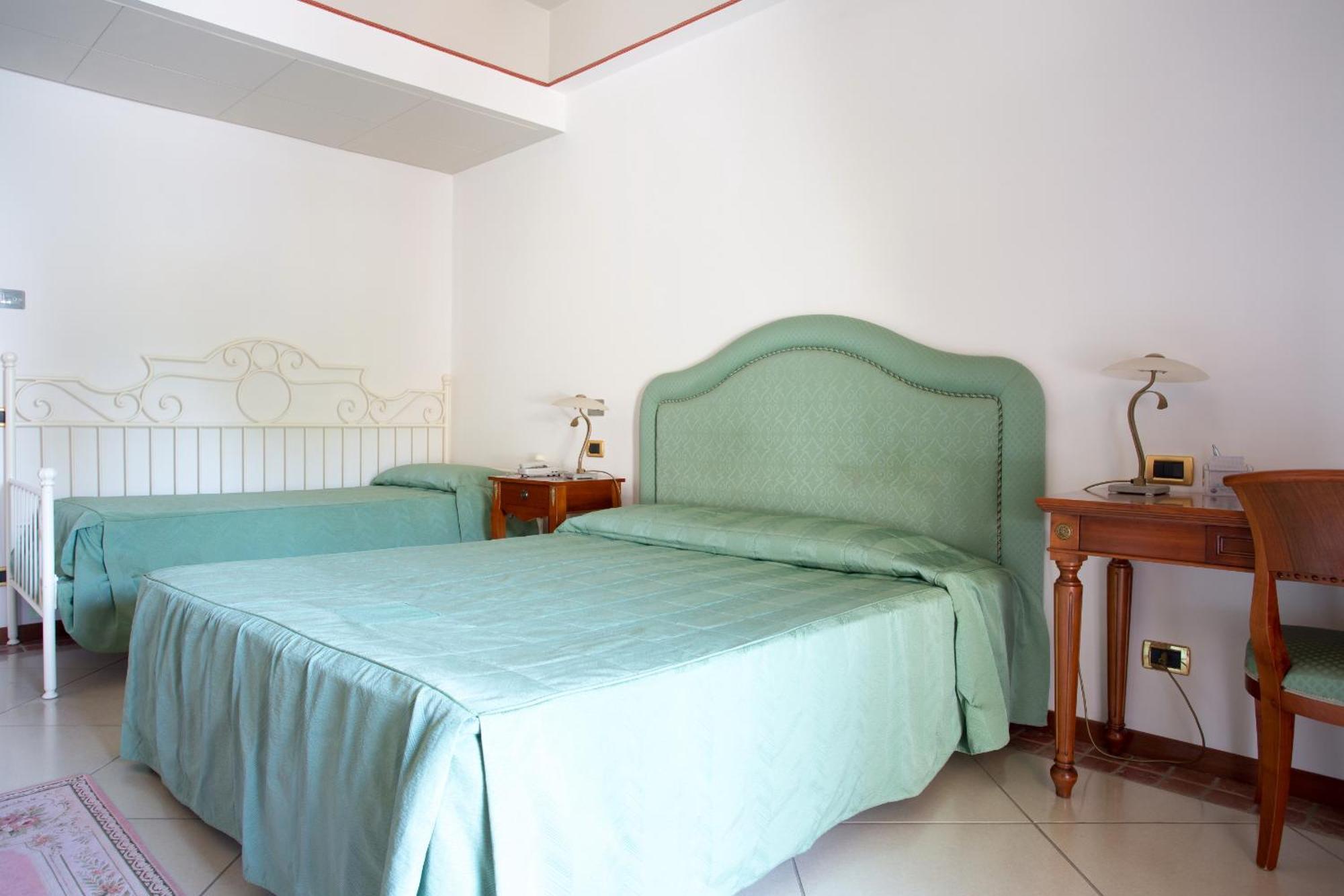 Tritone Hotel