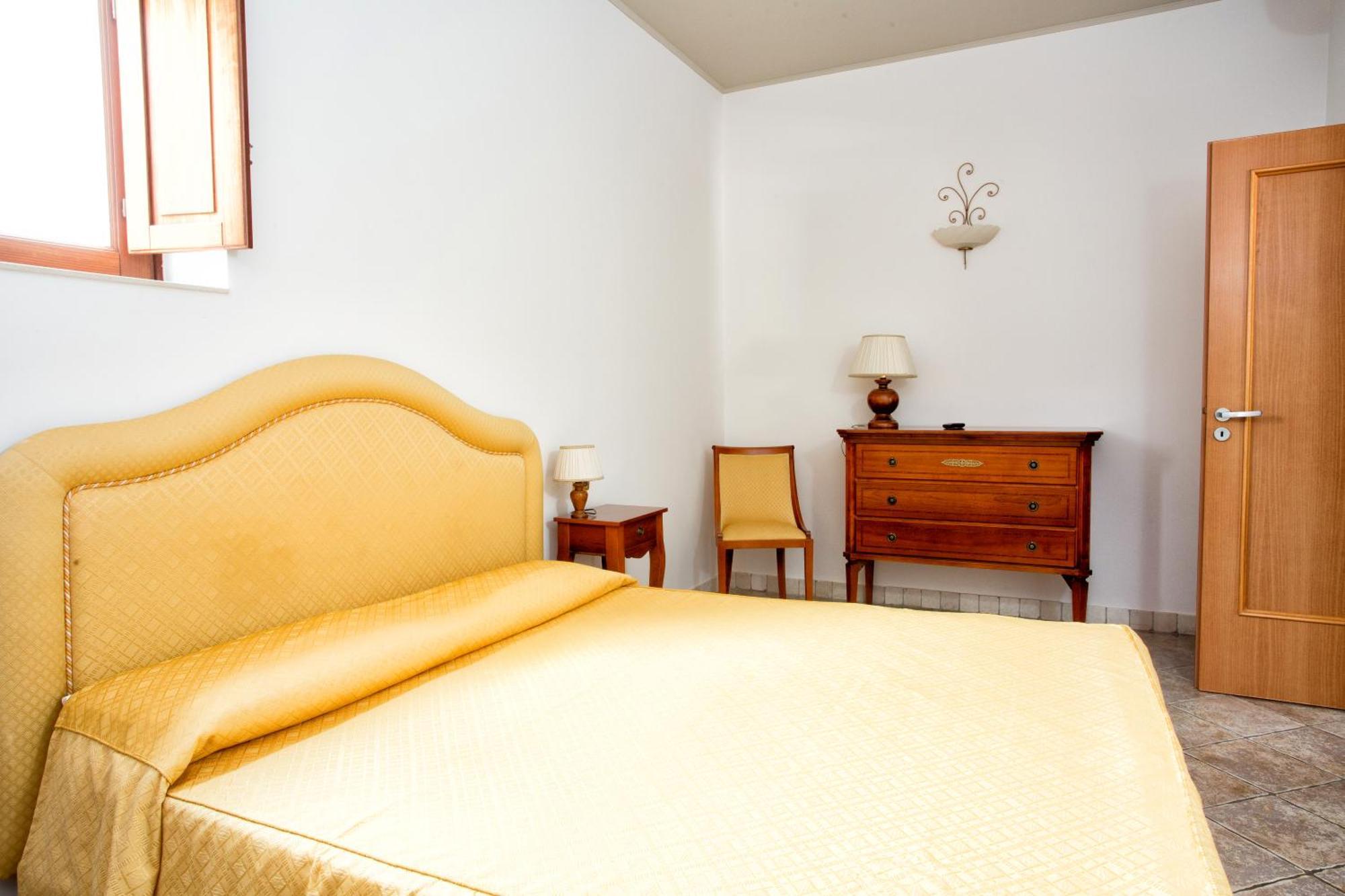 Hotel Tritone