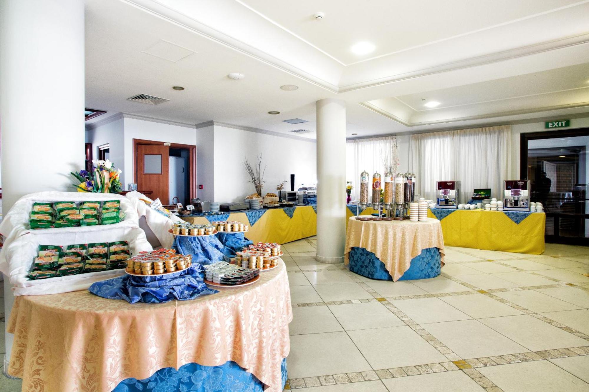 Tritone Hotel 4*